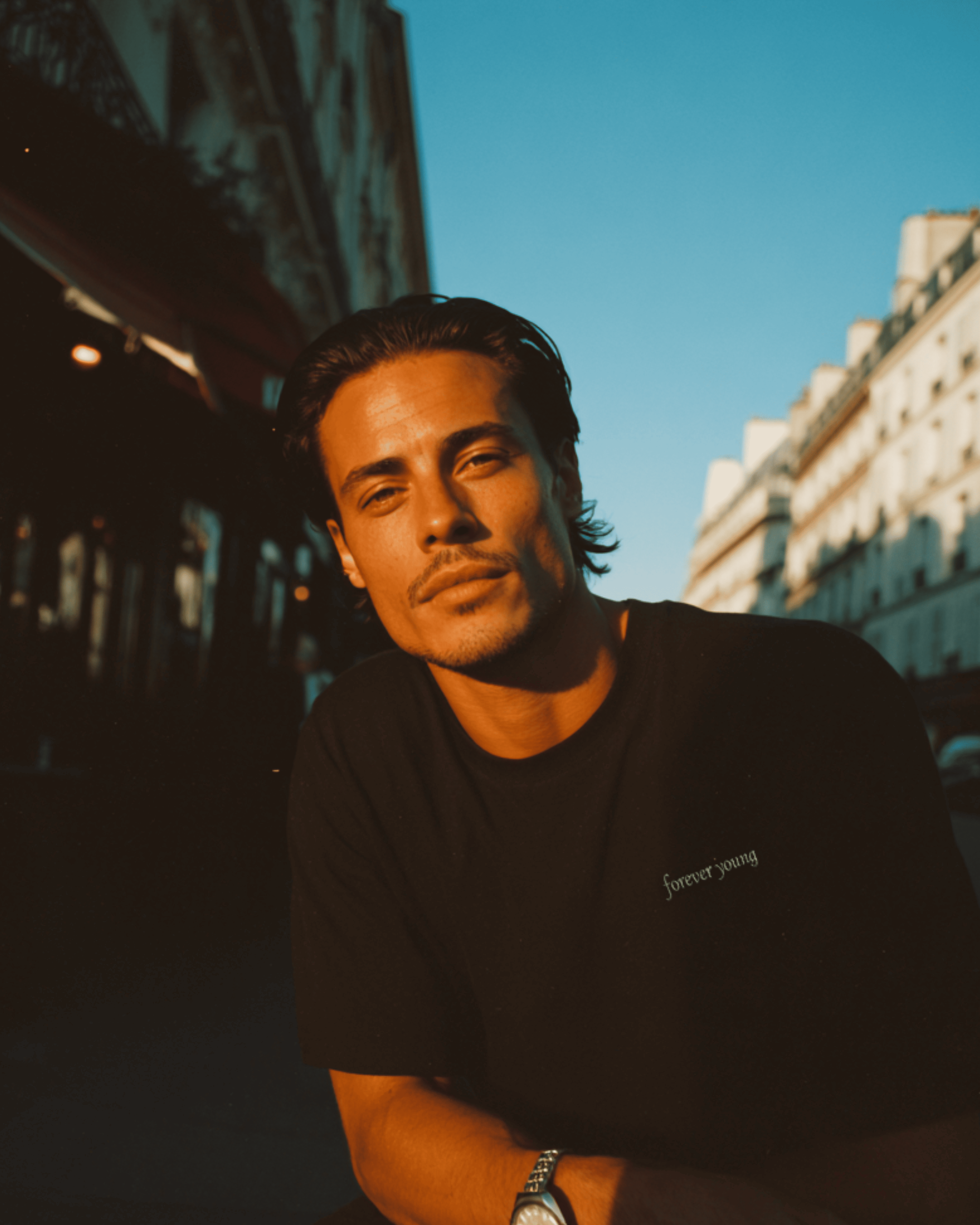 T-shirt personnalisé avec broderie pour homme